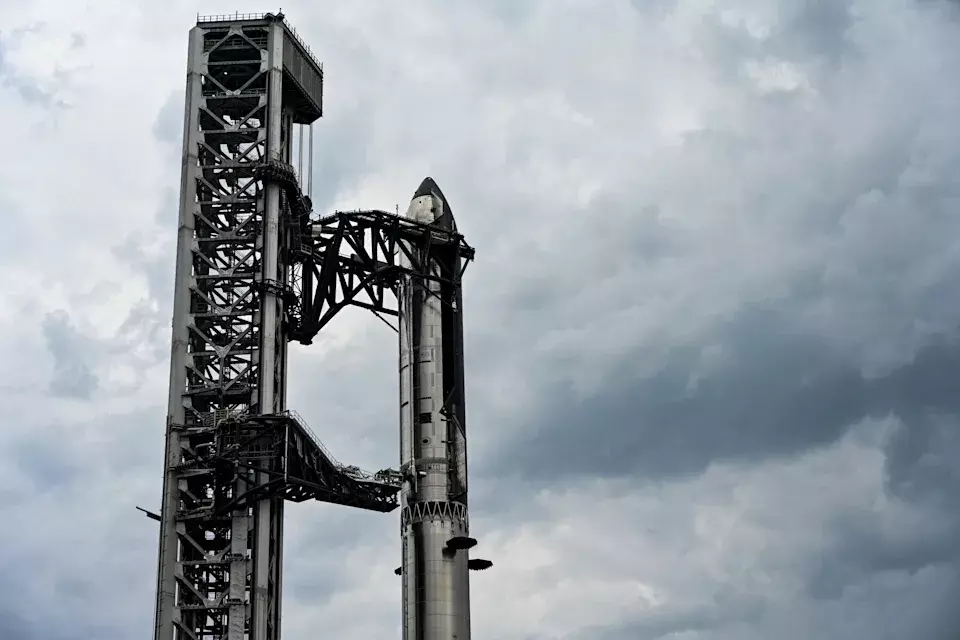 SpaceX Faces Investor Scrutiny Ahead of First Public Earnings Report Amid Stock Decline
