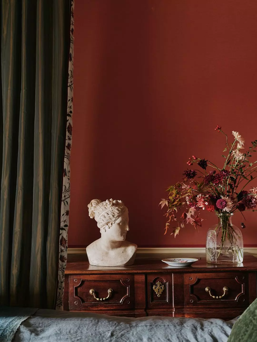 Bringing Ancient Greek Aesthetic into Modern Homes