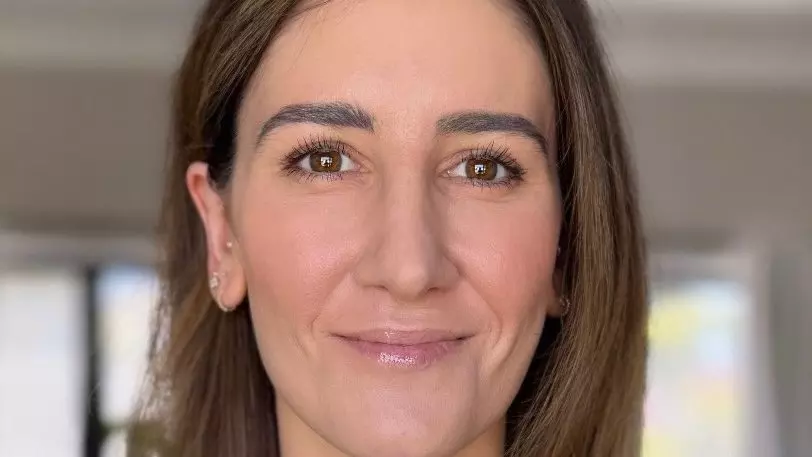 CBS Greenlights 'Hilda! (In Lights!)' Comedy Pilot About 70-Year-Old Broadway Hopeful