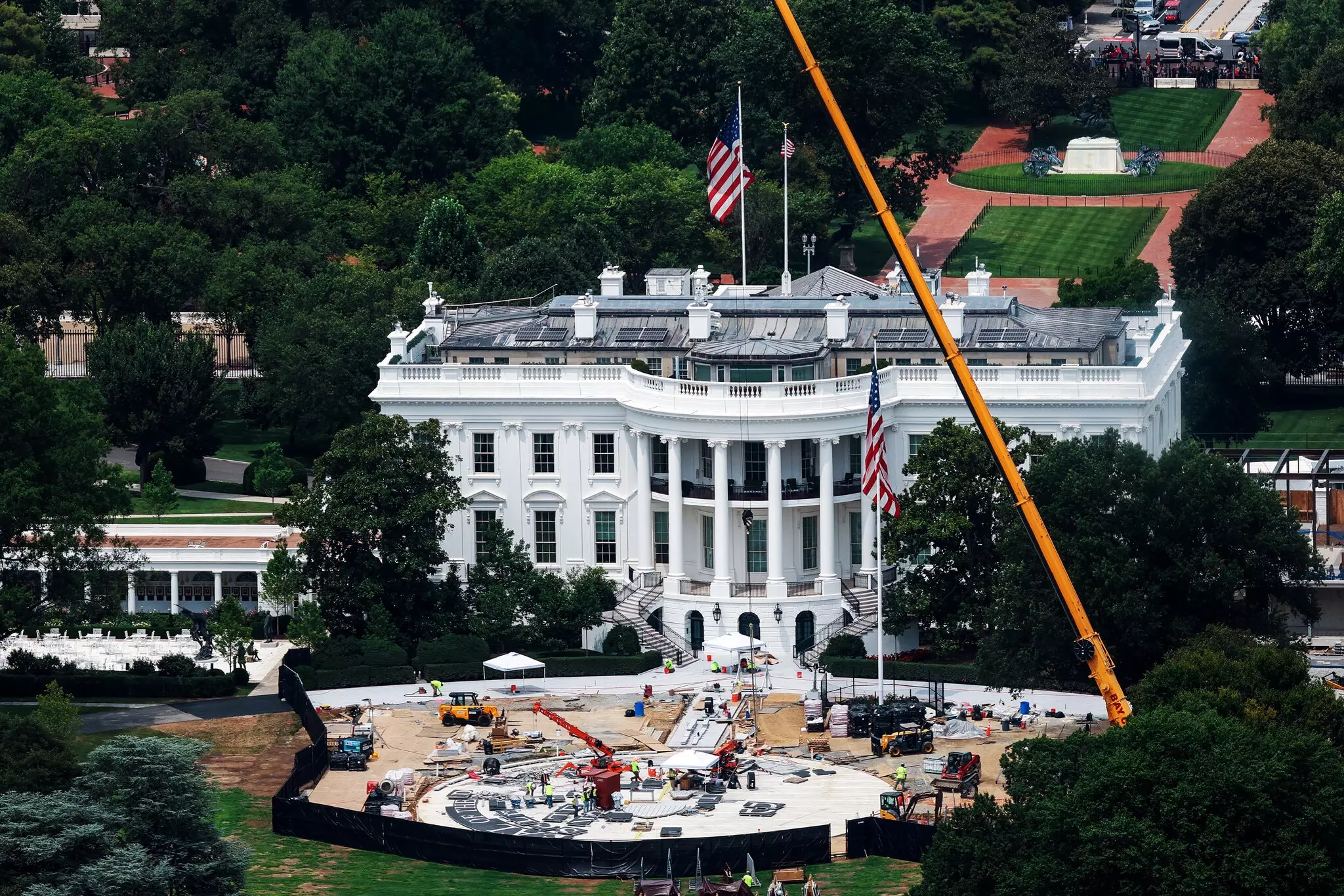 White House Helipad Project Faces Setback and Redesign