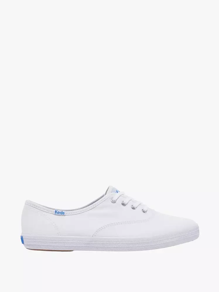 The Enduring Appeal of Retro Sneakers: A Style Guide