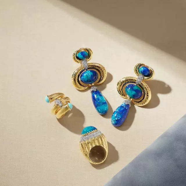 Jewelry Trends: Craftsmanship, Color, and Unique Experiences