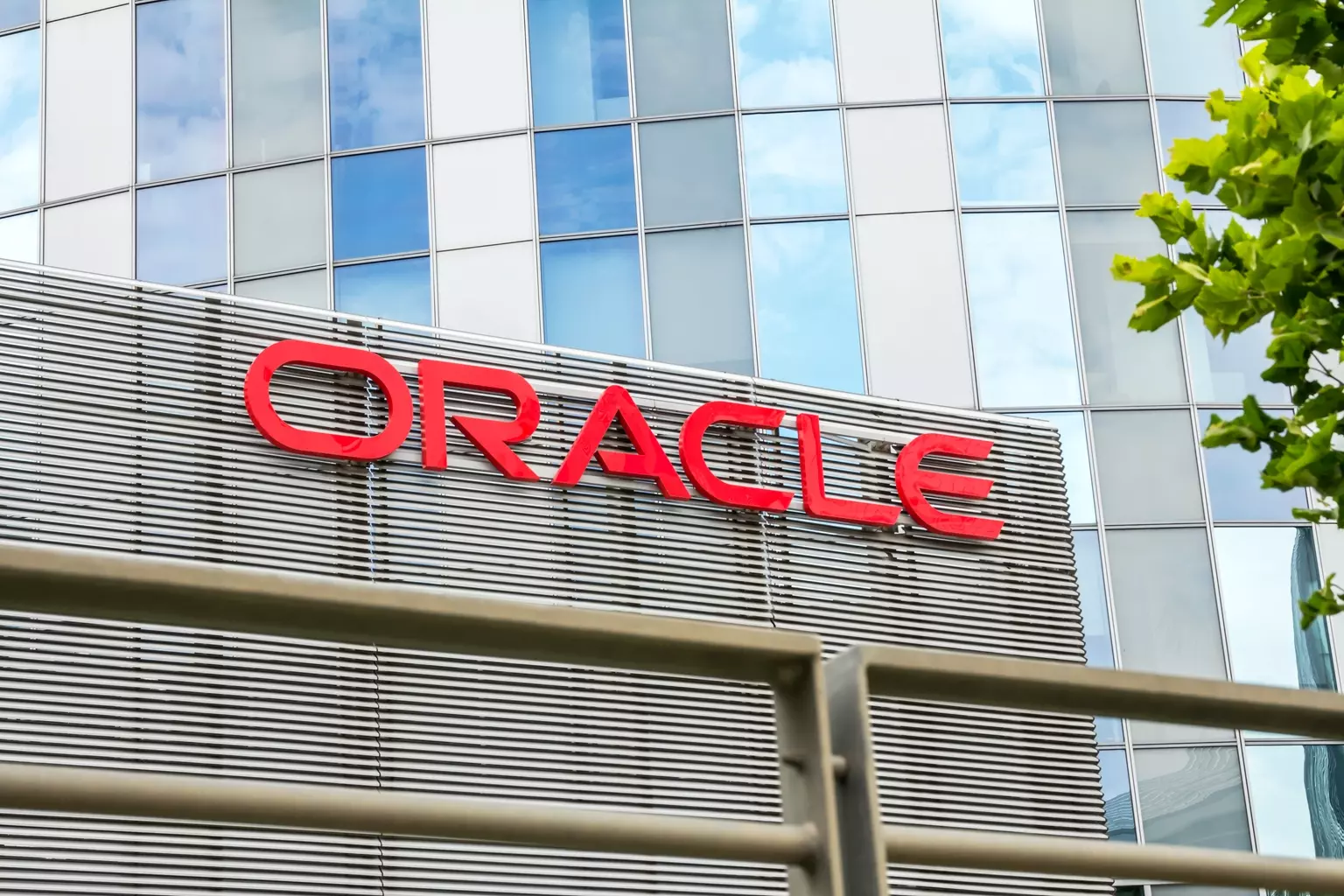 Oracle's Cloud Growth and AI Bet: A Deep Dive
