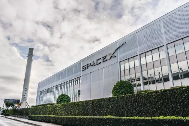 SpaceX's Overvalued Ambitions: A Critical Investment Analysis