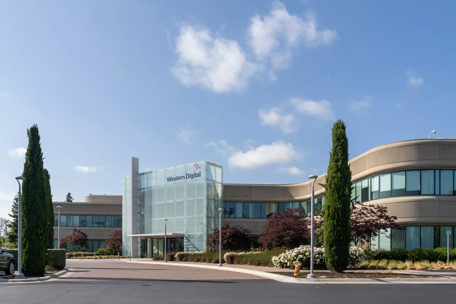 Examining Western Digital's Growth Trajectory and Valuation Concerns