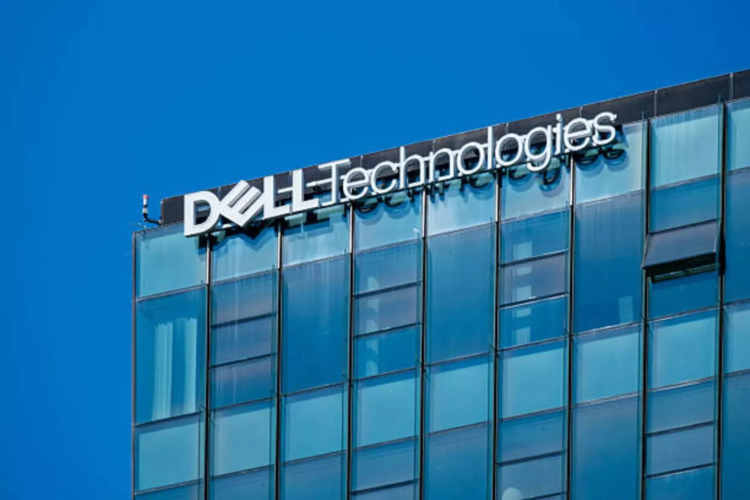 Dell Technologies: Soaring Growth and AI Tailwinds