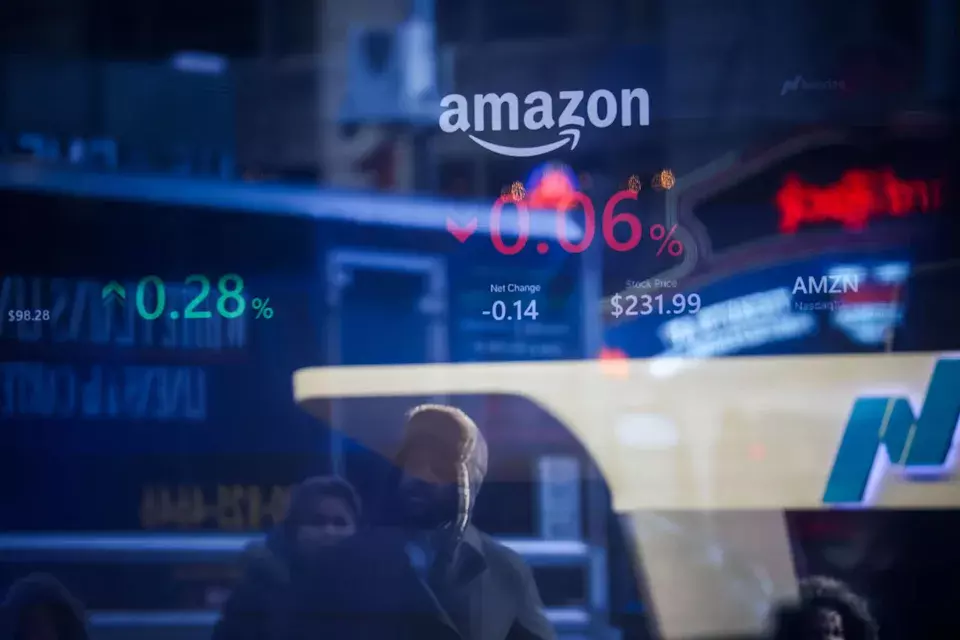 Jeff Bezos's Substantial Amazon Stock Sales Amidst Valuation Milestones
