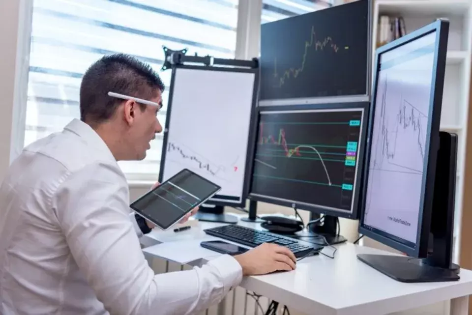 Navigating Apple's Future: Growth Opportunities Amidst Market Concerns