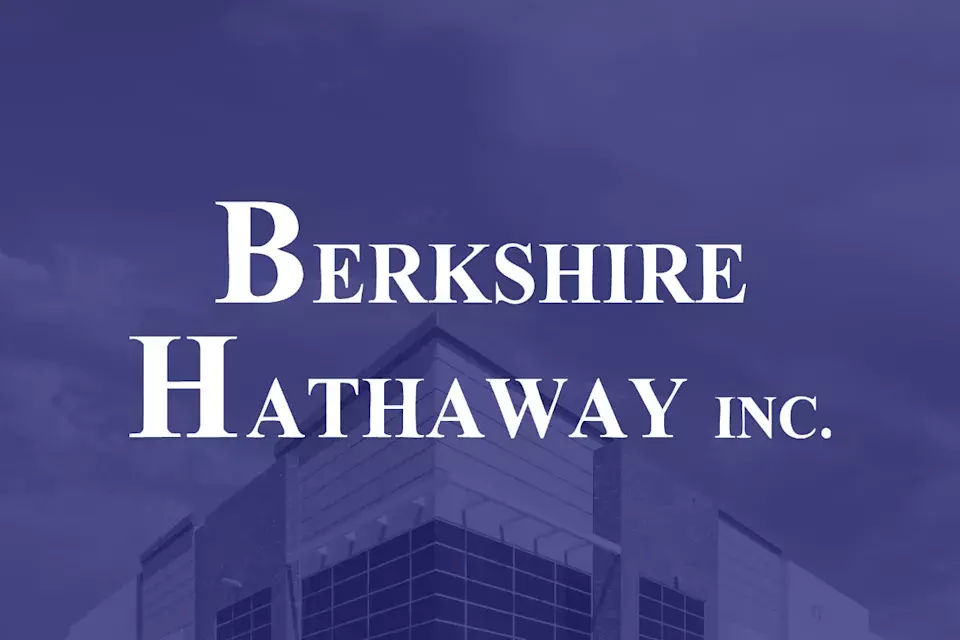Berkshire Hathaway's Strategic Cash Deployment Under New Leadership