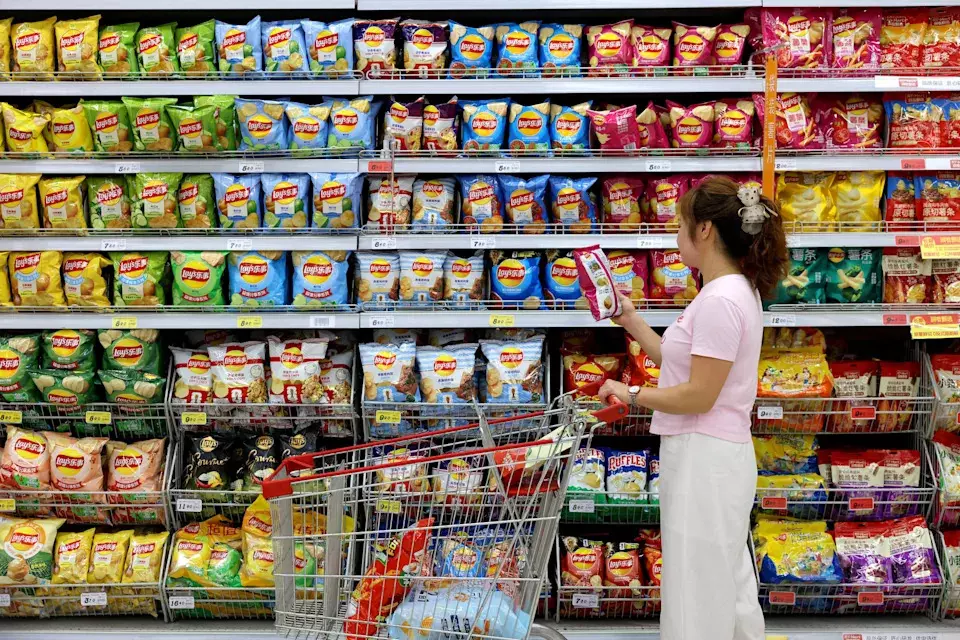 Grocery Retailers Face Store Closures Amidst Shifting Market Dynamics