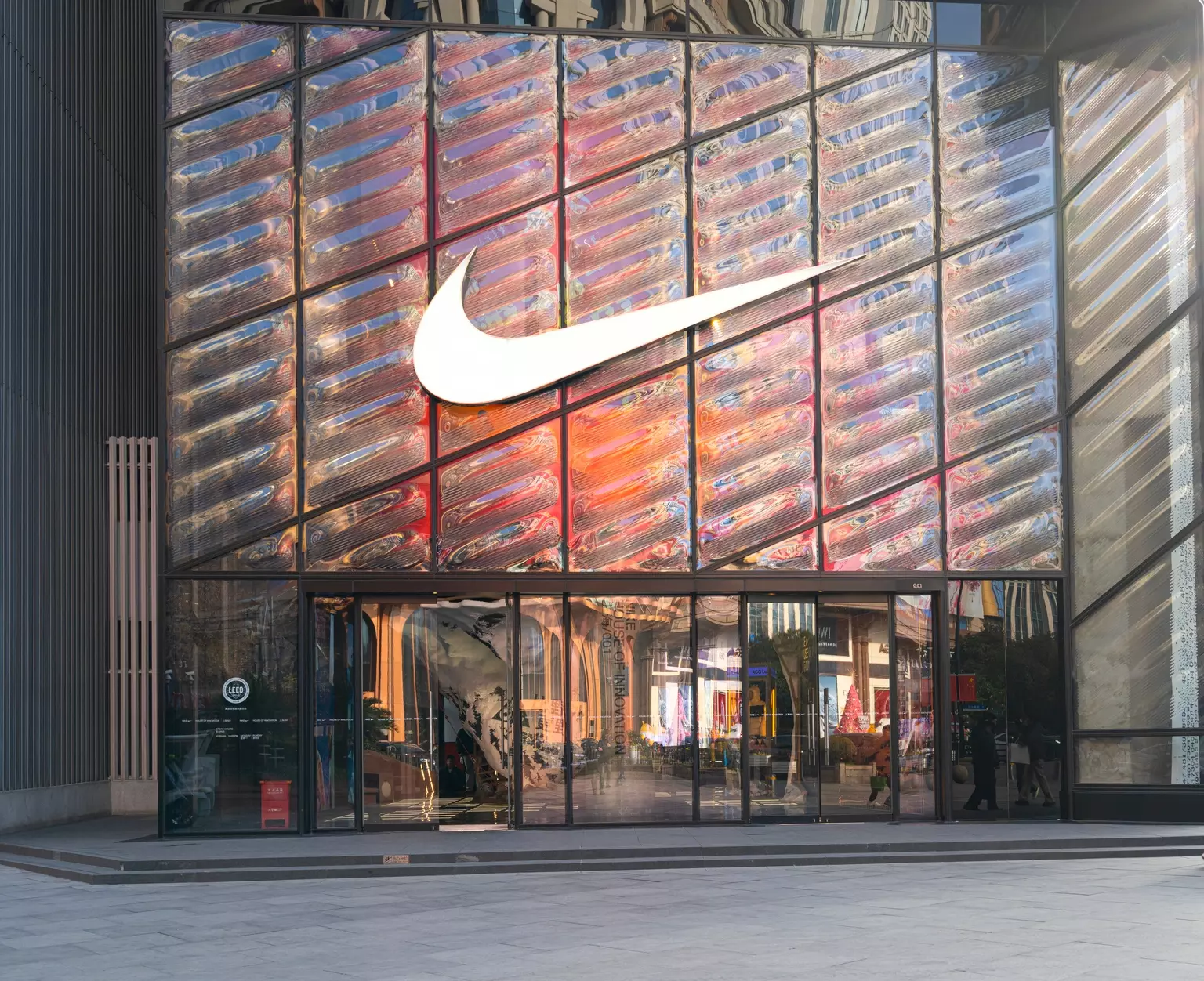 Nike's Challenges: Intense Competition and Market Share Decline