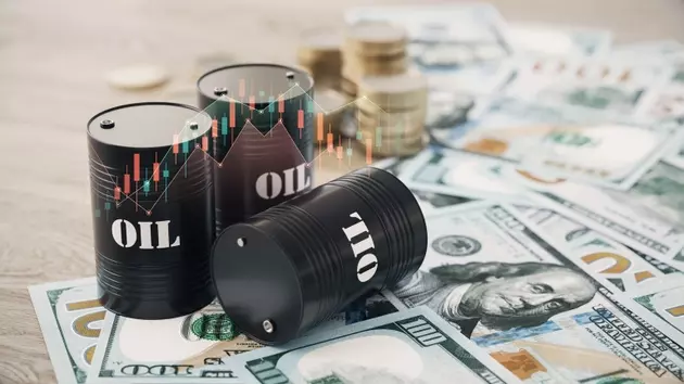 Occidental Petroleum's Strong Outlook: Operational Gains and Debt Reduction Pave Way for Shareholder Value