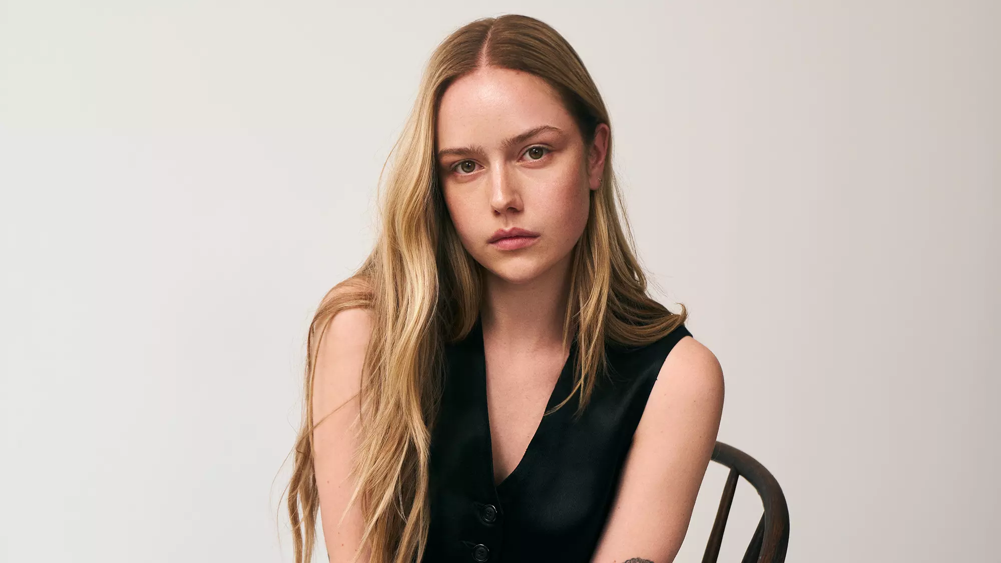 Amélie Hoeferle: From Coffee Shop Discovery to 'Sterling Point' Star