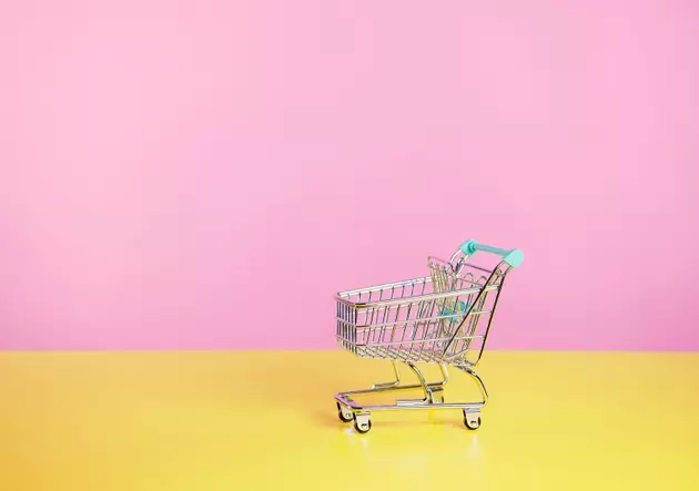 Analyzing Real Retail Sales: Trends and Recession Indicators