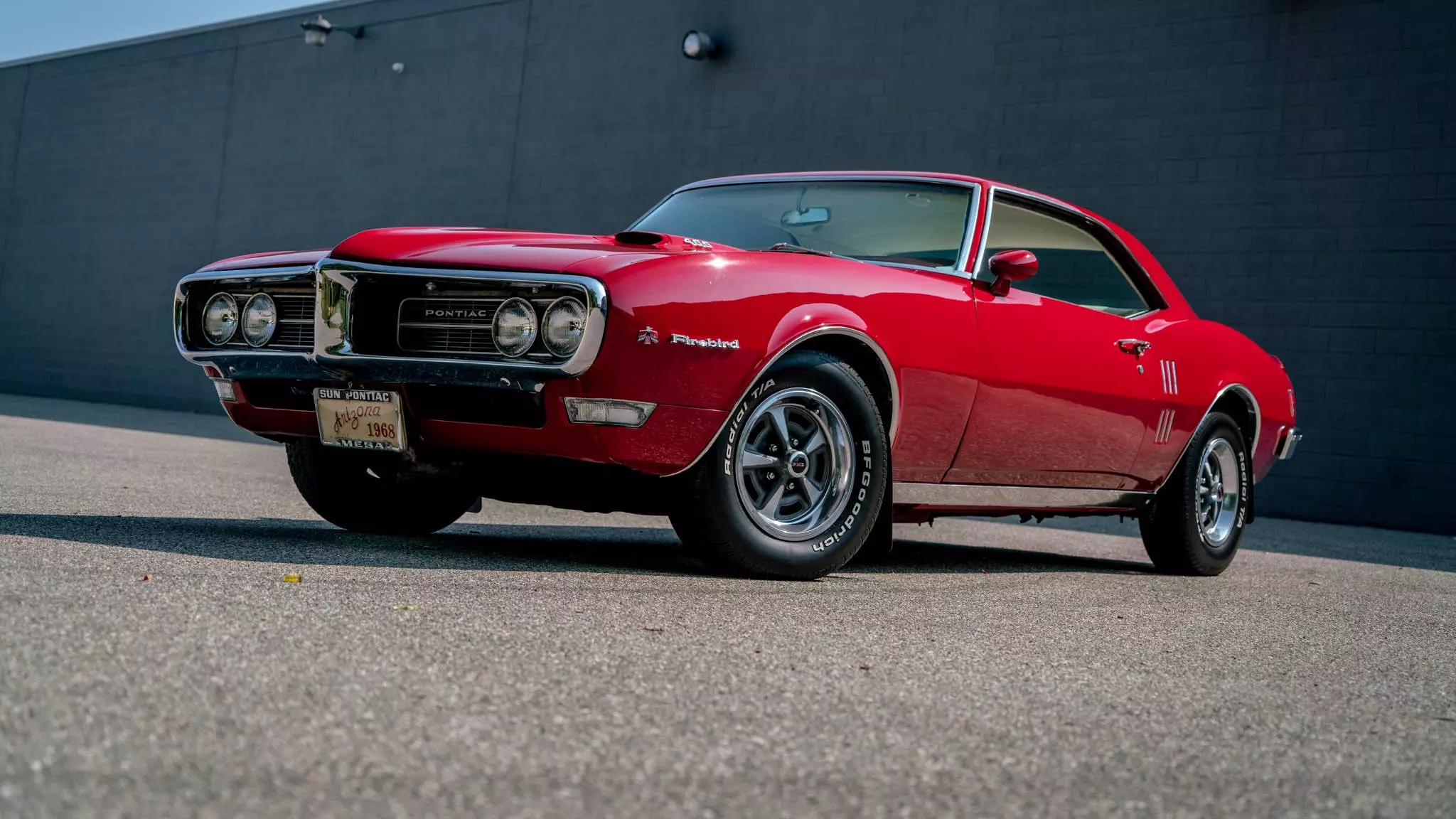 1968 Pontiac Firebird Coupe: A Timeless American Muscle Car with Driver Appeal