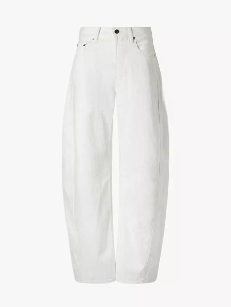 Mastering All-White Outfits: Six Fashion-Forward Approaches for Any Season