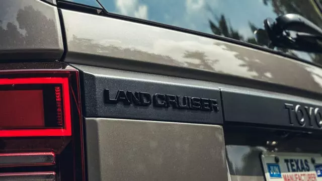 First Look: The 2026 Toyota Land Cruiser Hybrid Reinvents an Icon