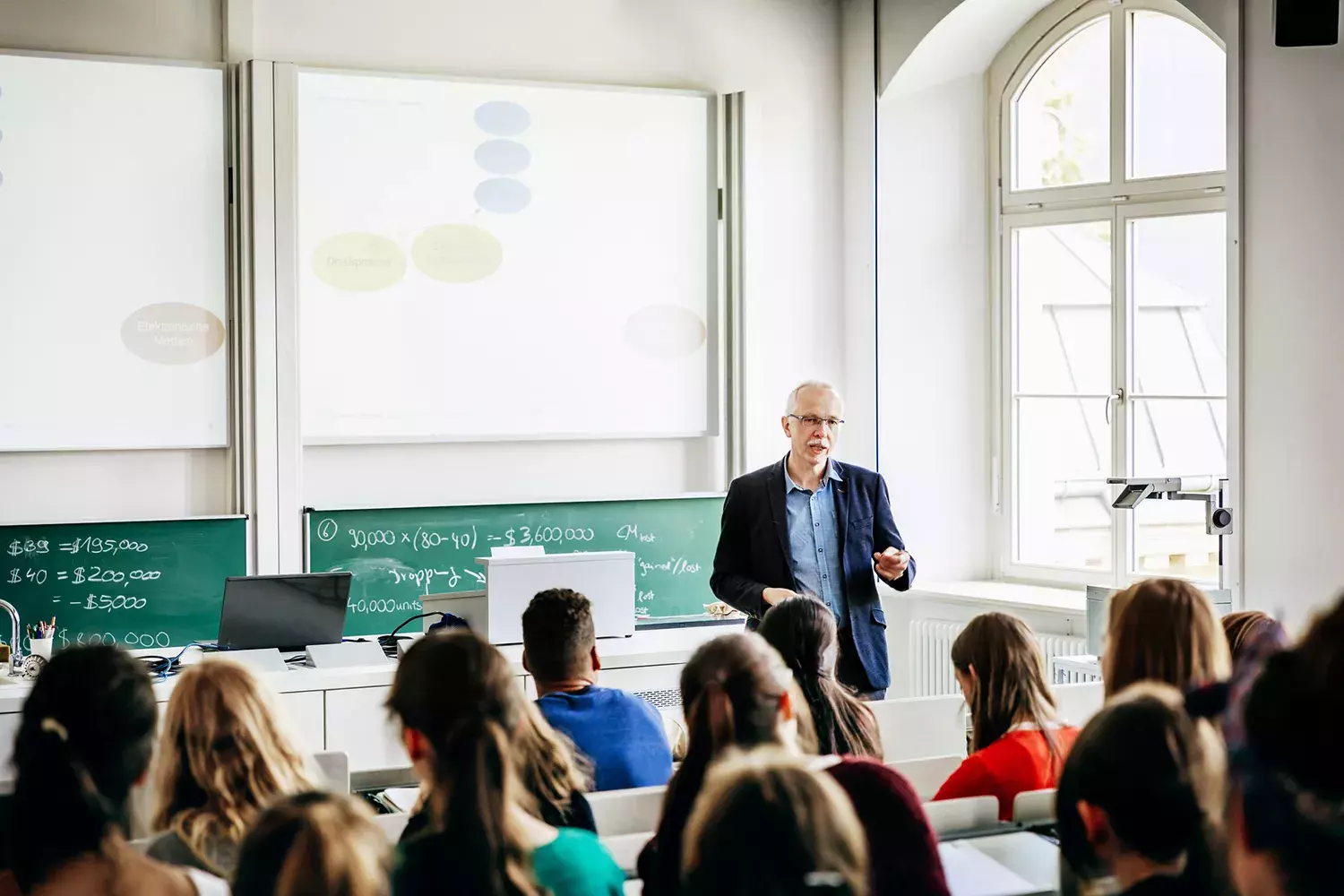 MBA vs. Executive MBA: Choosing the Right Business Education