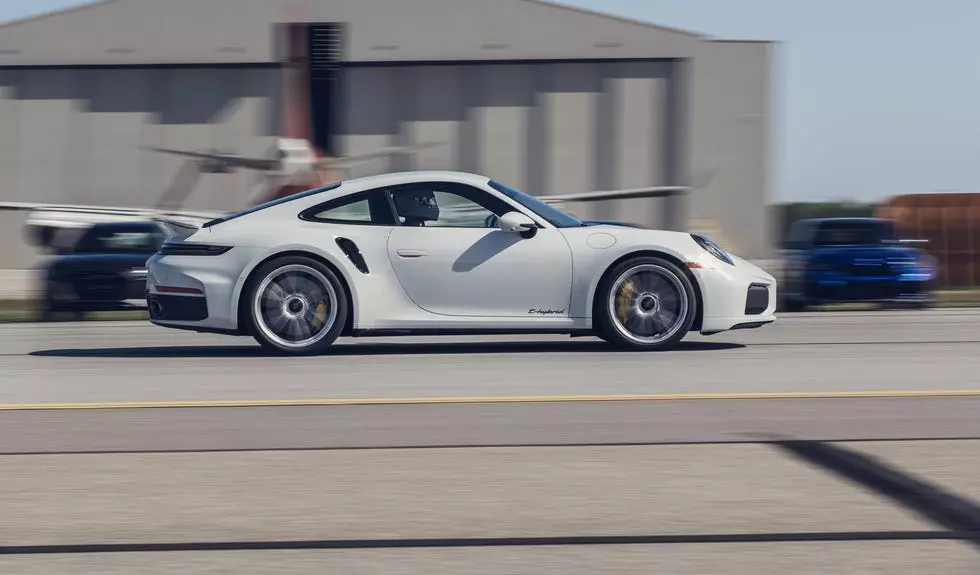 Porsche 911 Turbo S: Unrivaled Speed and Performance in the 0-150-0 MPH Challenge