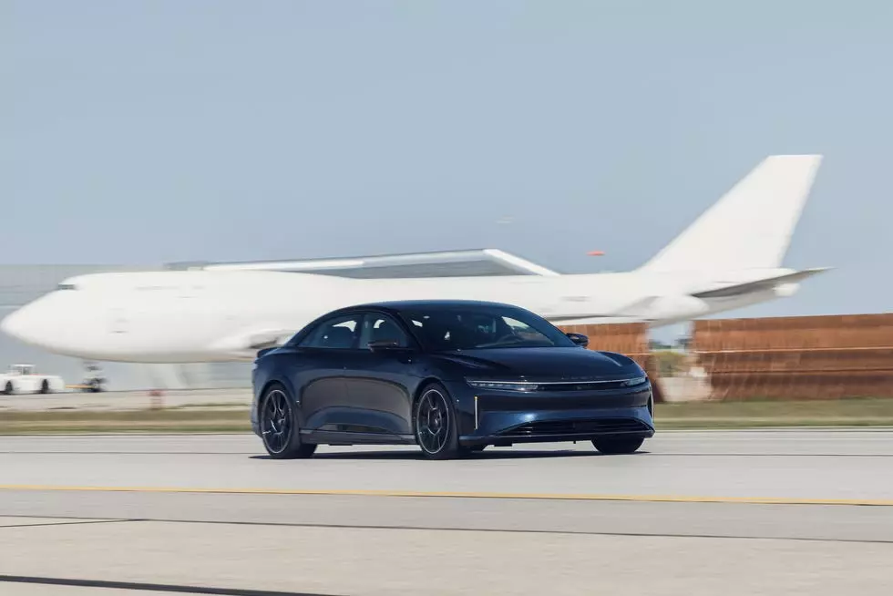 Lucid Air Sapphire Dominates 0-150-0 MPH Test