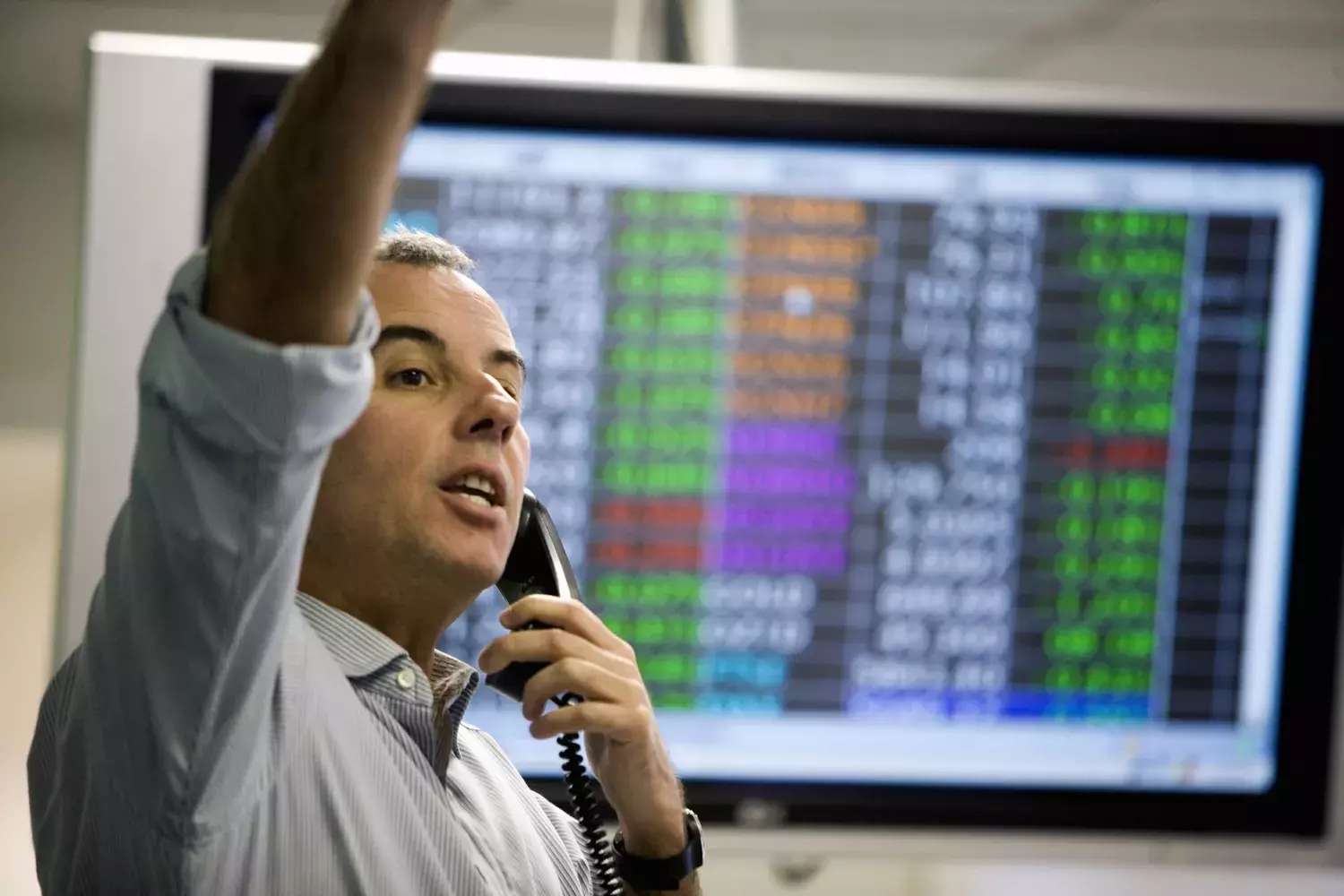 Understanding Trade Signals: A Guide for Investors