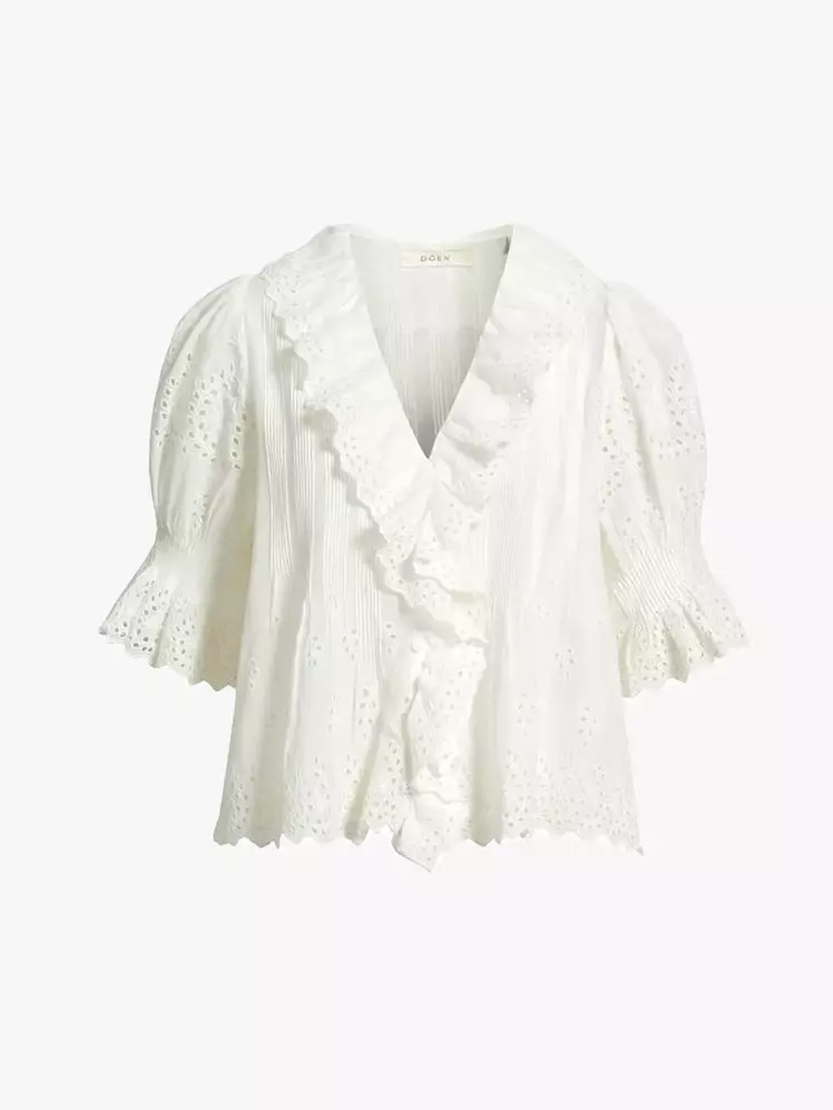 Timeless Fusion: '70s Jeans and Boho Blouses for Fall Fashion