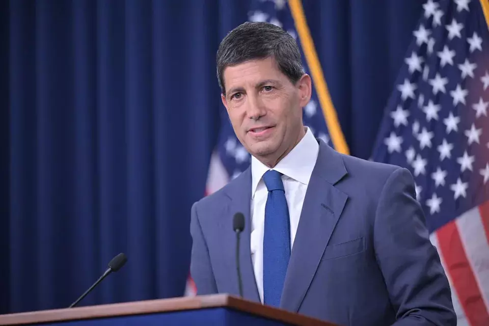 Treasury's Bond Intervention Creates Dilemma for Fed Chair Warsh