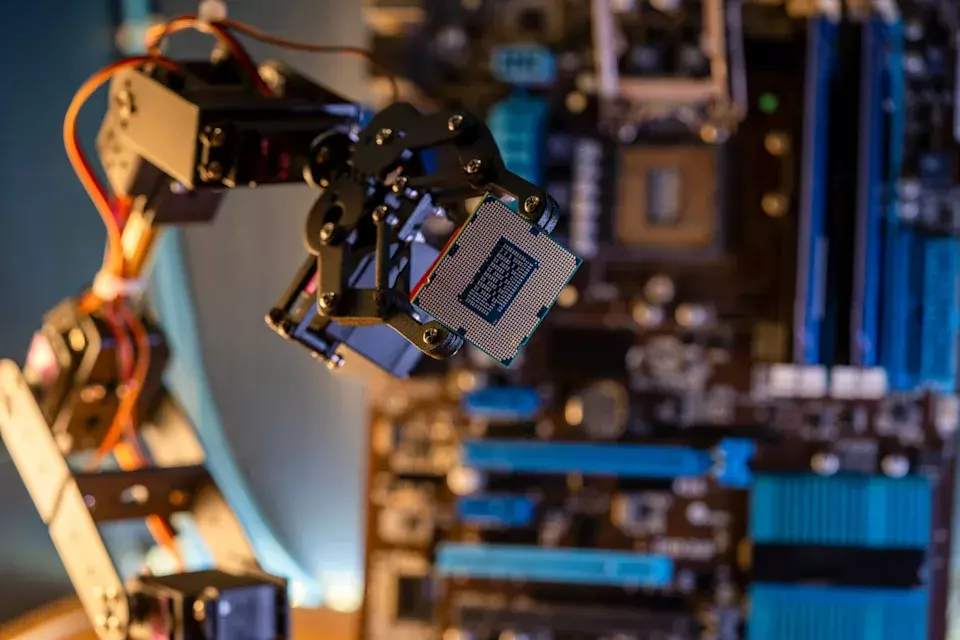 Micron's Cycle-Free Future: A Transformative Bet on AI and Research