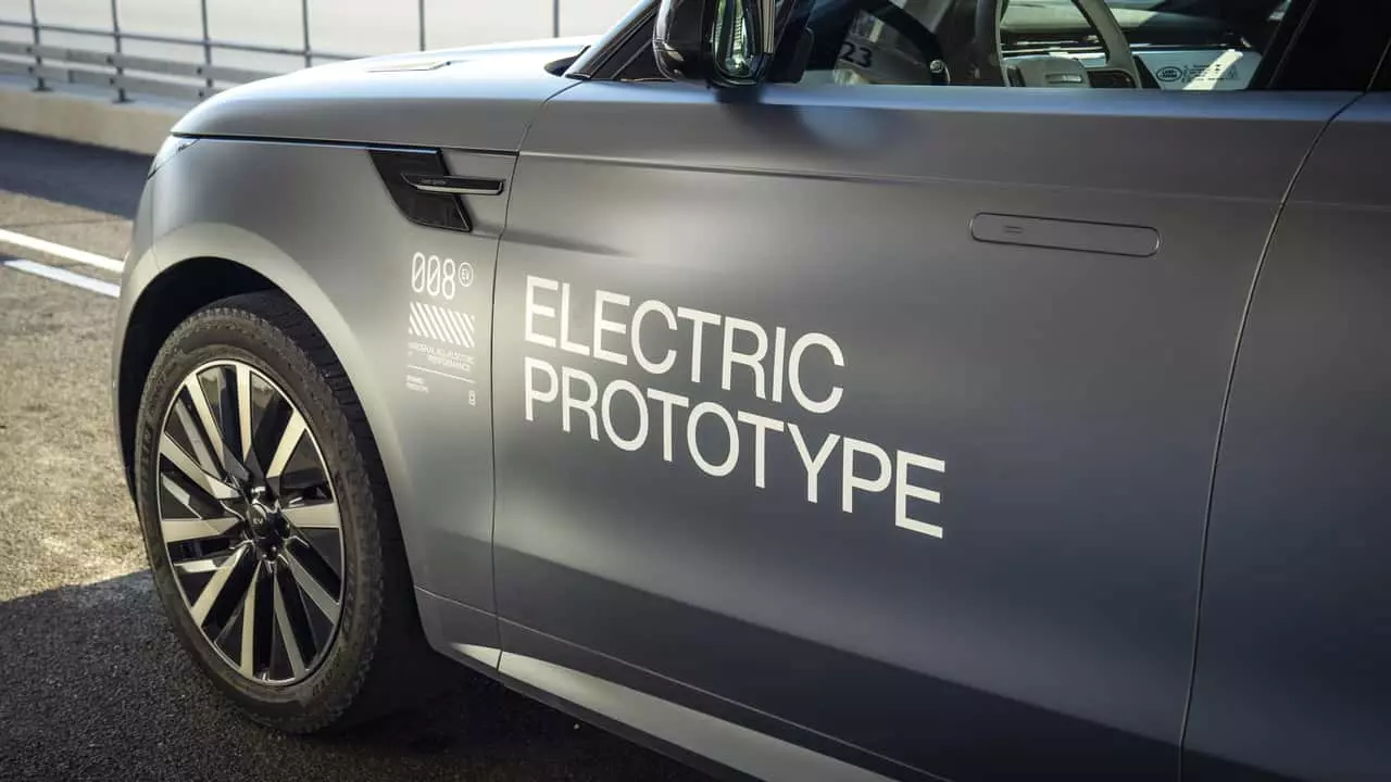 Full-Size Electric Defender's Launch Pushed to 2030s Amid EV Strategy Shift