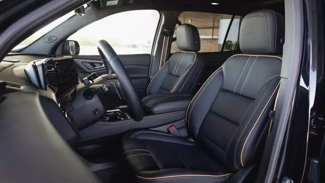 2027 Chevrolet Traverse High Country Interior Gallery