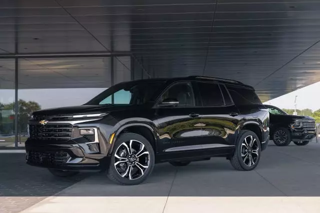 2027 Chevrolet Traverse High Country: Refined Design & Features