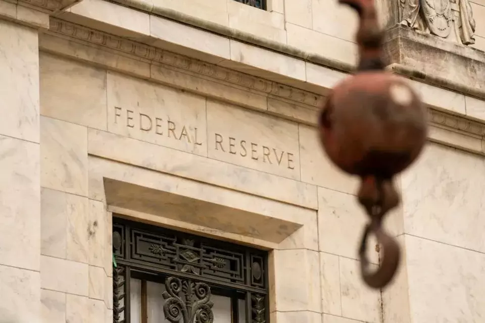 Fed Official Urges Swift Rate Hike Amid Stubborn Inflation