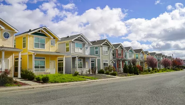 New Single-Family Home Prices Decline Amidst Rising Inventory