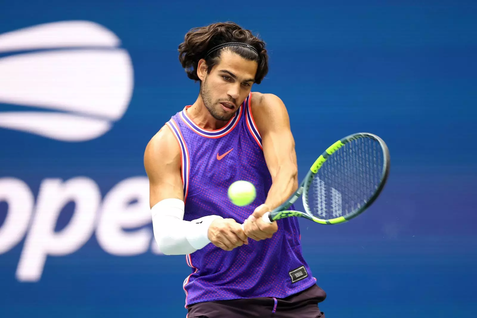 Carlos Alcaraz's Distinctive Style on the Tennis Court