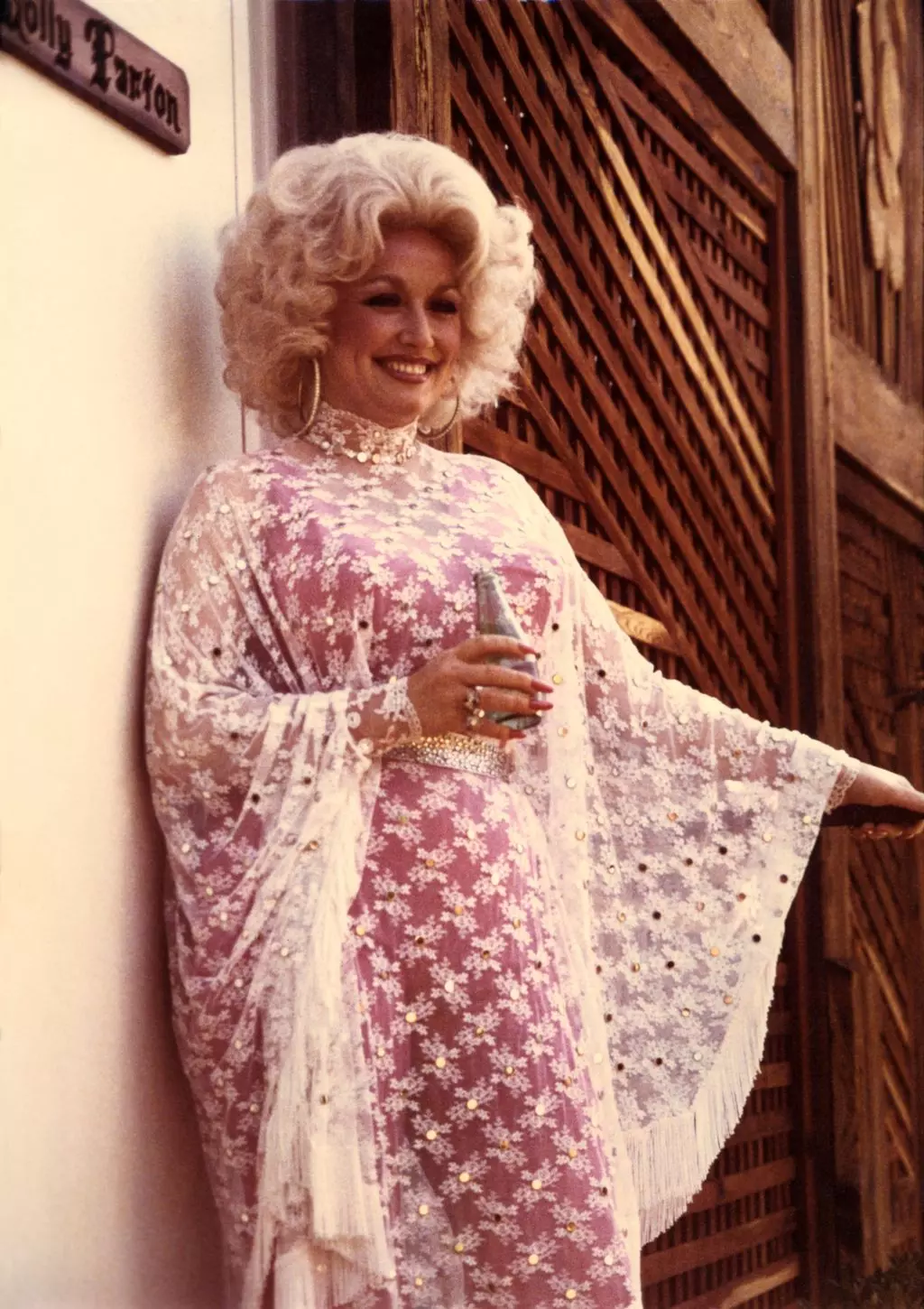 Dolly Parton's Enduring Legacy: A Collection of Her Most Memorable Sayings and Iconic Styles