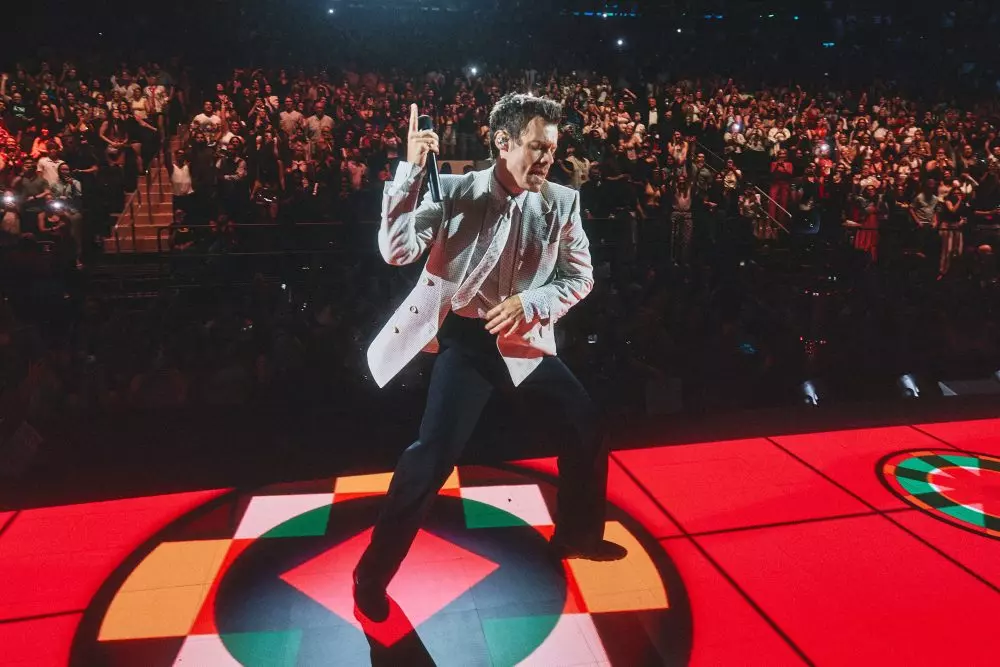 Harry Styles Reimagines Madison Square Garden Setlist and Honors Dolly Parton