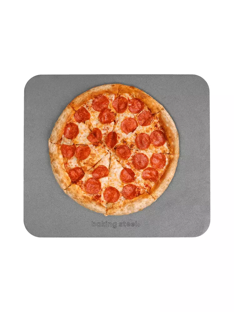 The Ultimate Guide to Achieving Perfect Pizza Crusts: Choosing Between Pizza Stones and Steels
