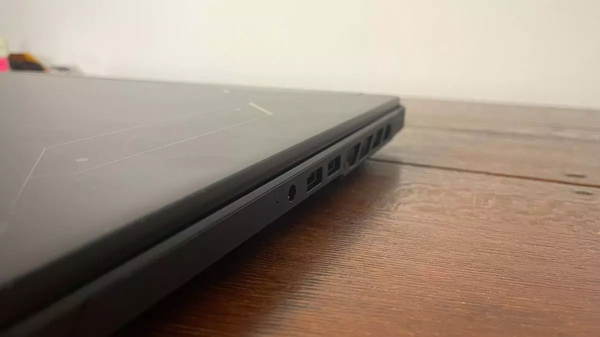 MSI Crosshair 16 Max HX E2W Review: A Gaming Powerhouse with Compromises