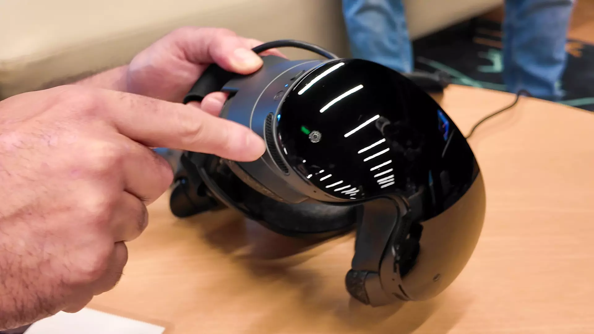 Valve's New VR Headset, Steam Frame, May Include Free Copy of Half-Life: Alyx