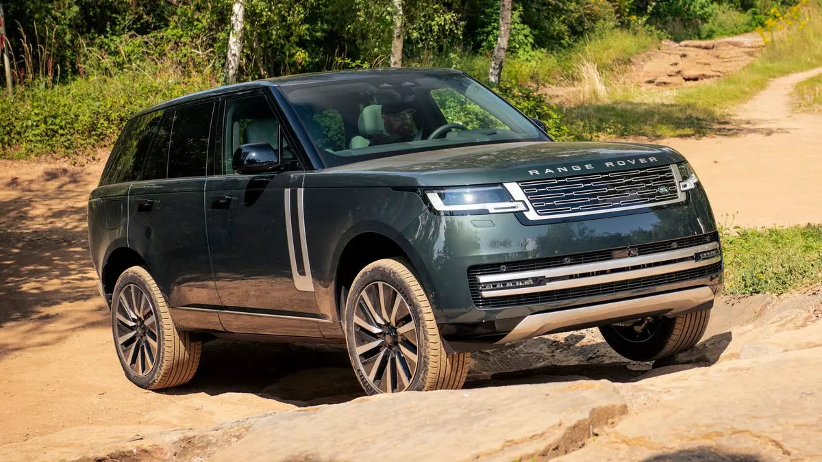 2027 Land Rover Range Rover Electric: A New Era of Luxury Off-Roading