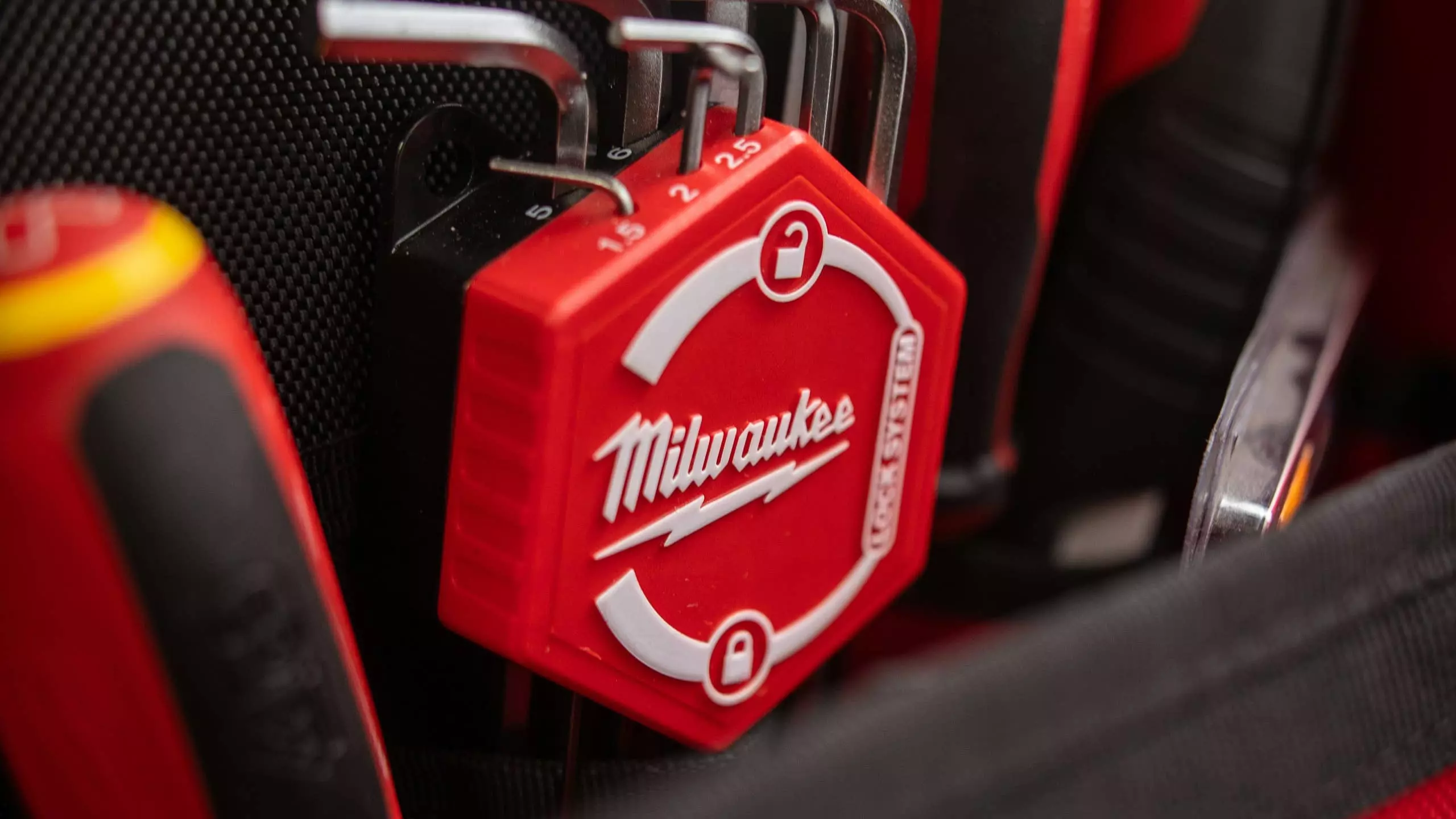 Milwaukee's Rapid Charger: Powering Up Your Projects with Speed and Efficiency