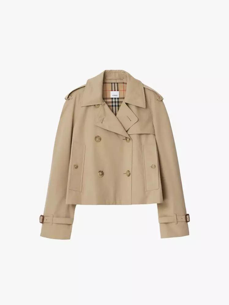 The Rise of the Cropped Trench Coat: A Modern Wardrobe Essential