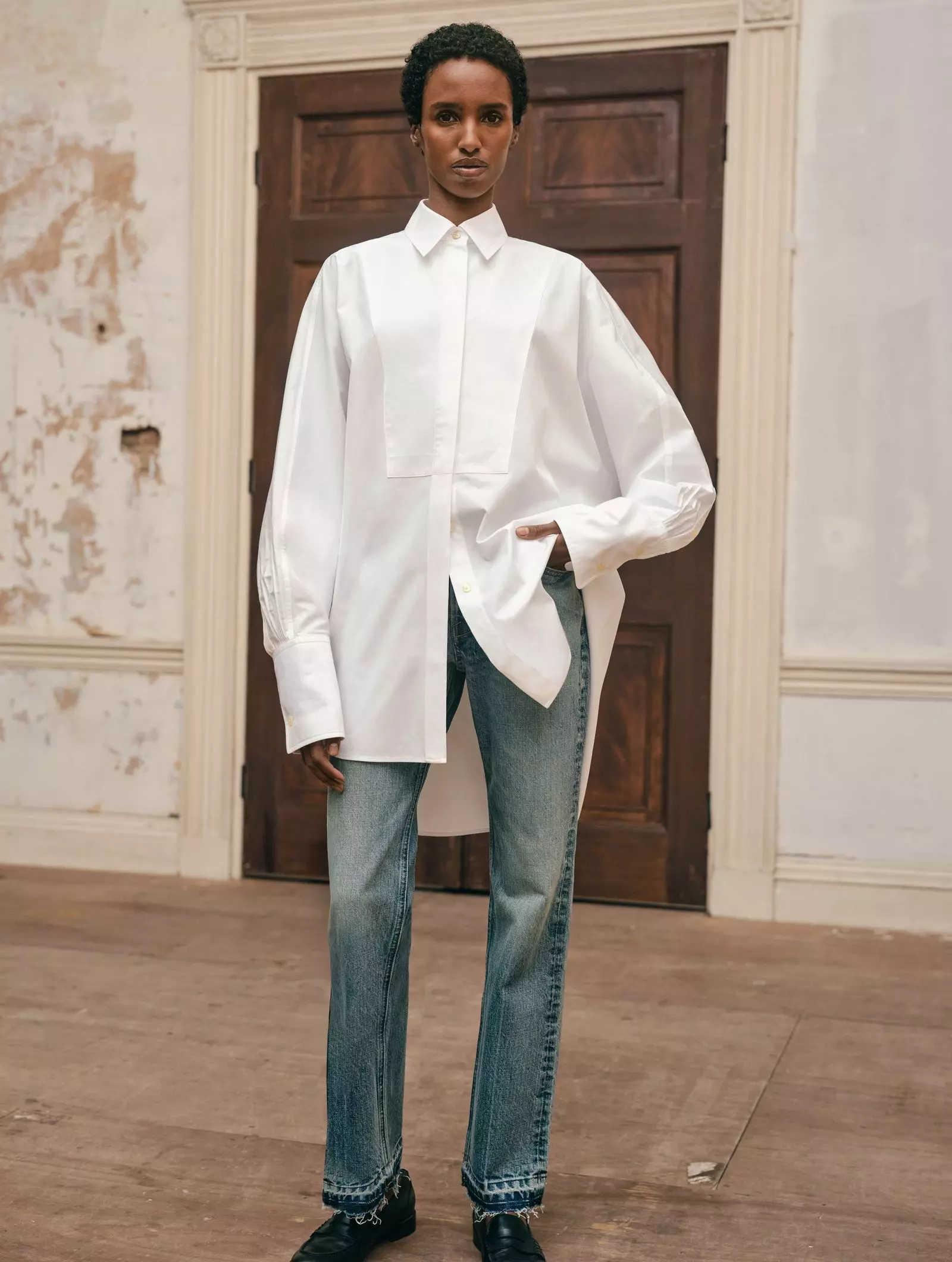 The Resurgence of Slim-Fit Jeans: A Modern Denim Evolution