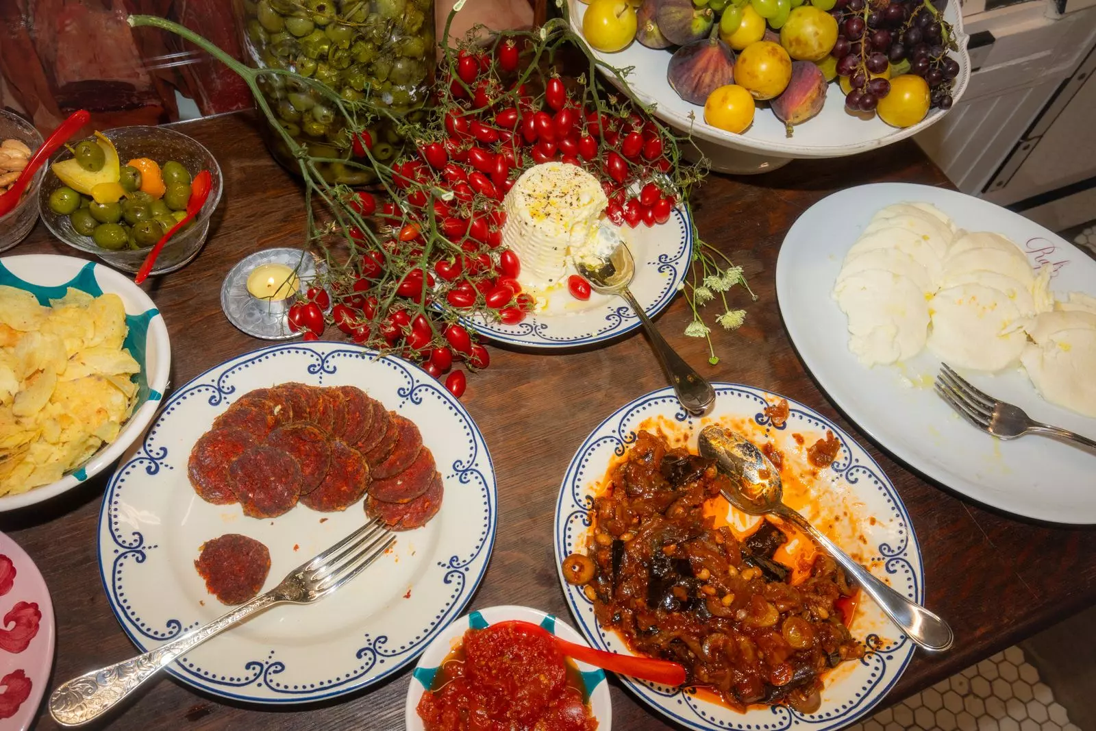 A Communal Birthday Celebration: The Vitagliano Sisters' Aperitivo Hour