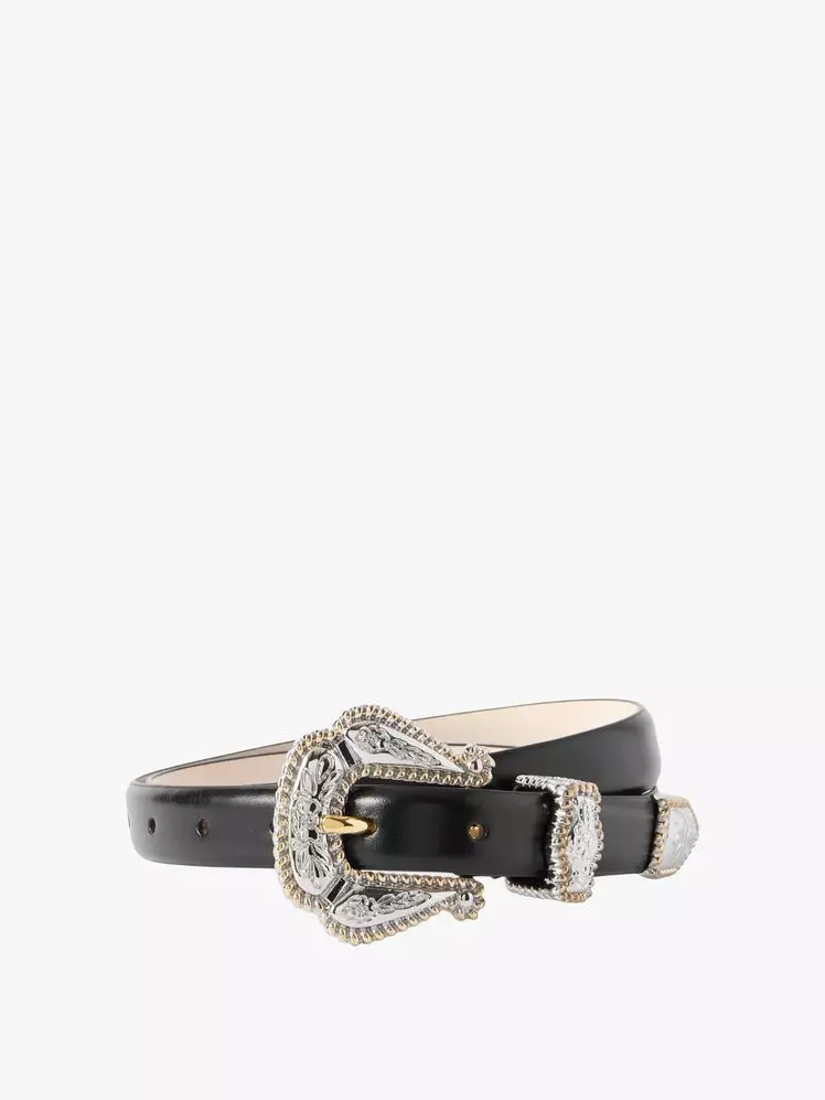 Autumn 2026 Accessory Trends: Elevating Personal Style