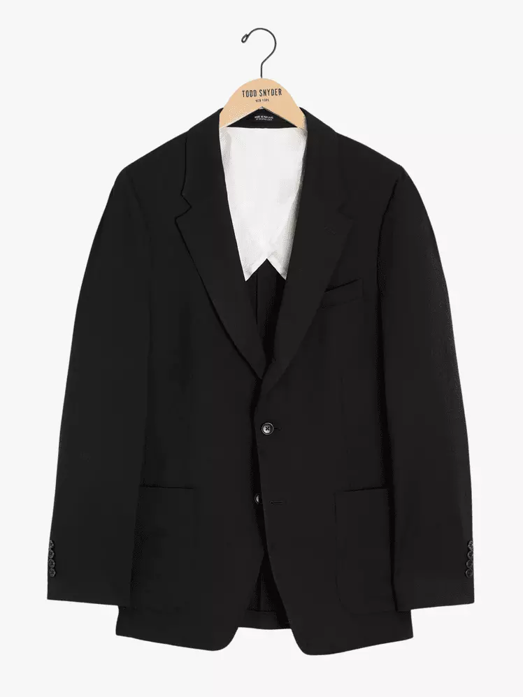 The Ultimate Guide to Men's Black Suits: Style, Selection, and Investment