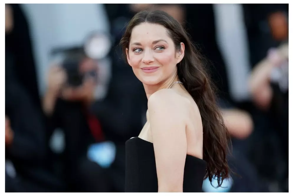 Marion Cotillard Advocates for Artisan Cinema at Venice Biennale College