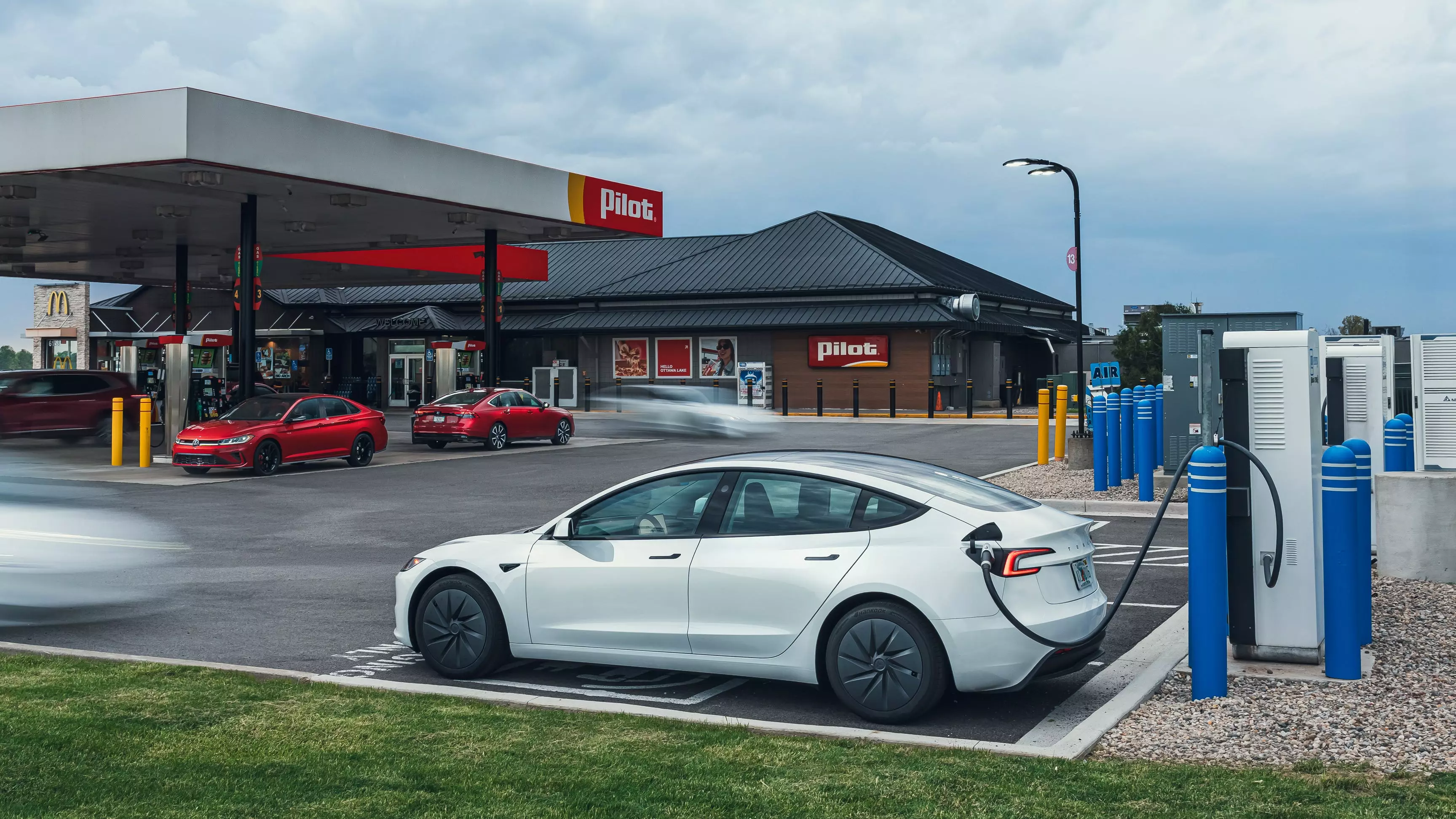 The Ultimate Road Trip Showdown: EV vs. Hybrid vs. Gas