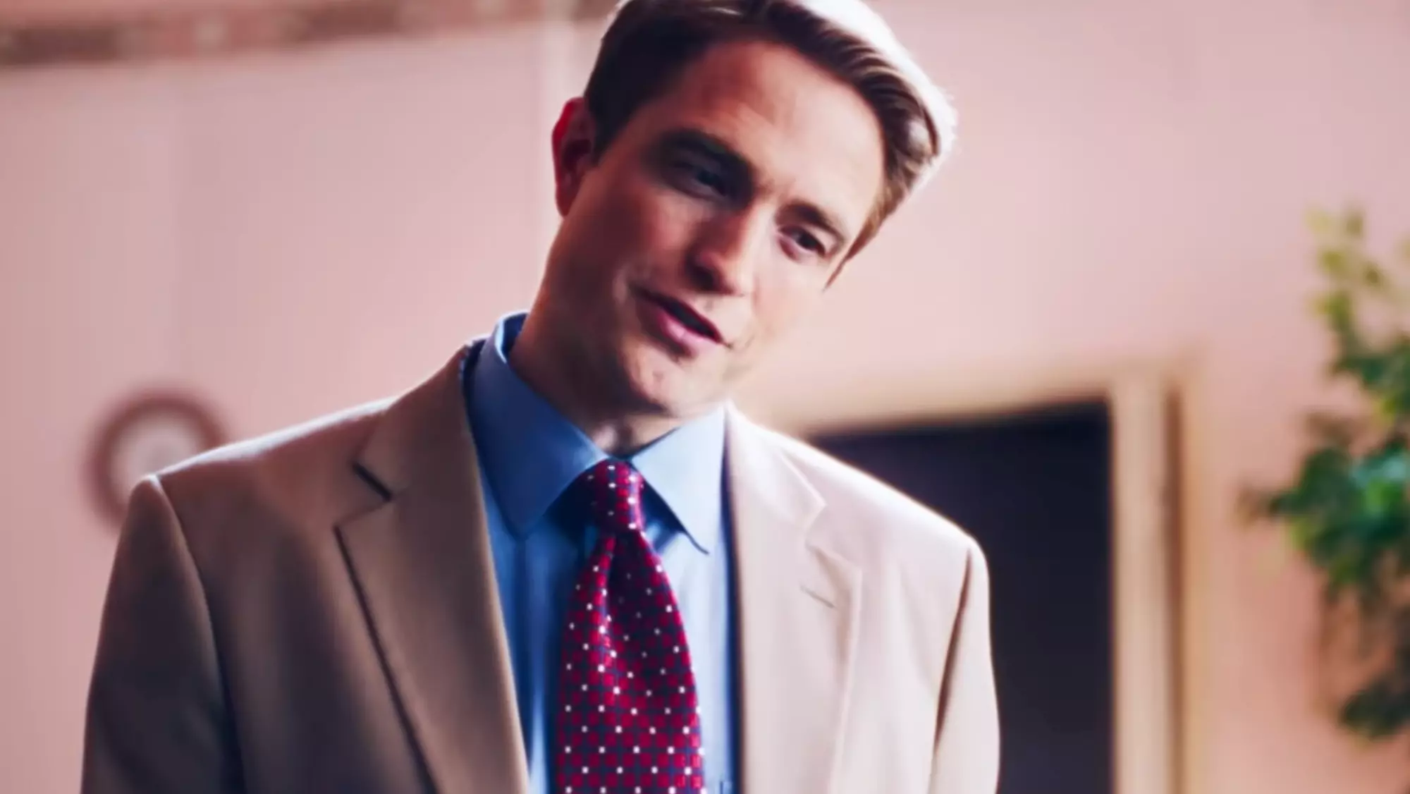 Critics Laud Robert Pattinson's Portrayal of Chris Hansen in 'Primetime'