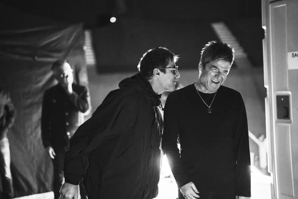 Oasis: A Sentimental Journey Through Reunion and Fandom